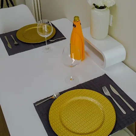 ゲストハウス 649 Bilocale Con Terrazzo 4*