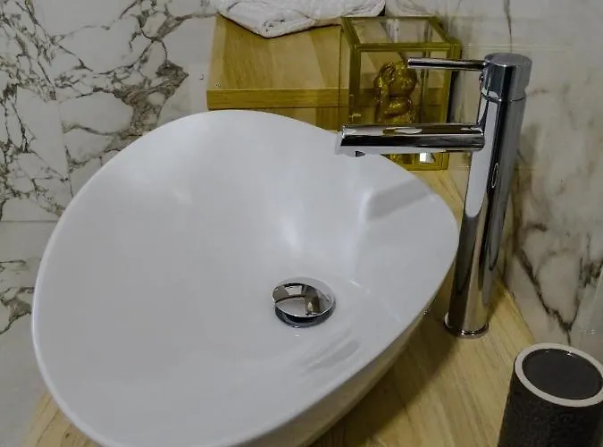 649 Bilocale Con Terrazzo 4* モデナ